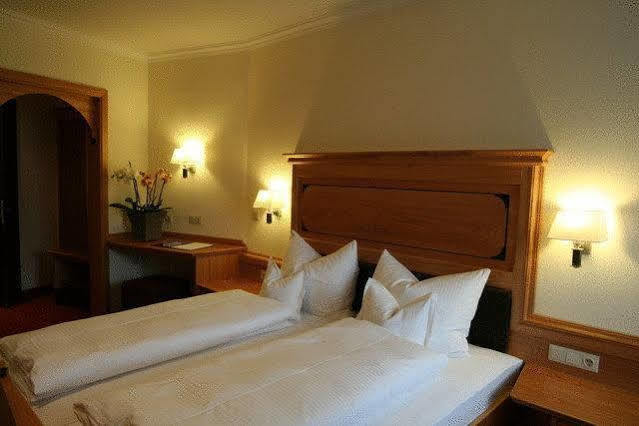 Hotel Zur Post Bad Koetzting Ngoại thất bức ảnh